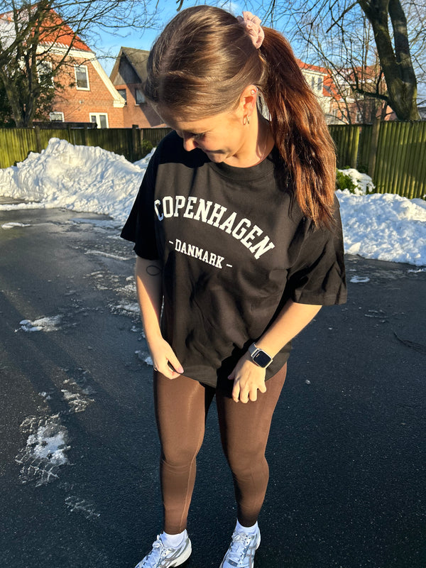 Copenhagen box fit tee - sort